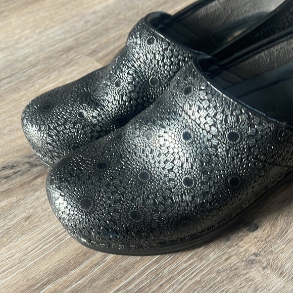 Dansko Clogs Size 37 ( US 6.5-7) - Picture 13 of 16